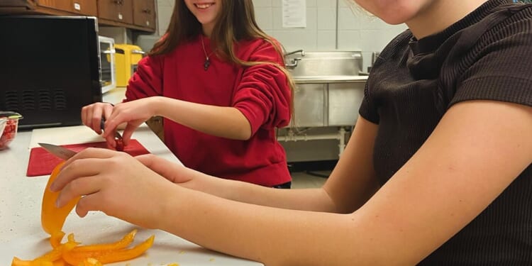 Cooking at Skola Microschool