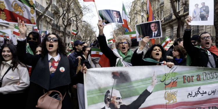 Israeli Analyst Spyer: Iran Regime Feeling Iranians' 'Most Serious Discontent' Since 1979 Revolution