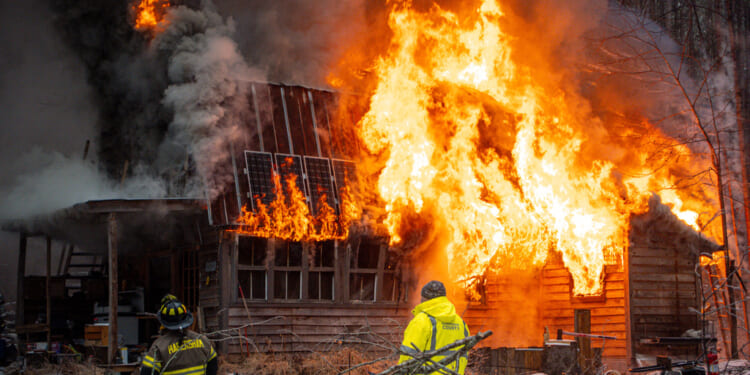 Megastorm Knocks Out Power to 800,000+ and More Than 11,000 Flights