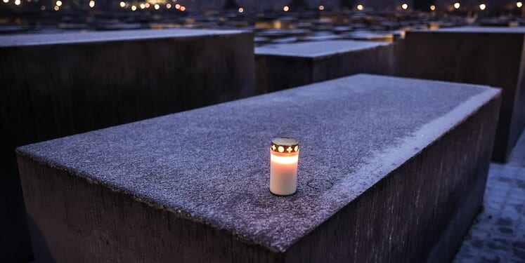 The Plot Against the Holocaust – Commentary Magazine