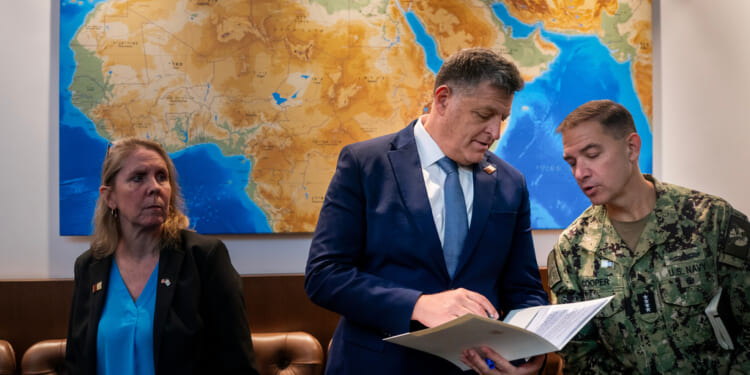 Trump Warns Iran Time Running Out for Deal as US Military Readies; Final Israeli Hostage Laid to Rest