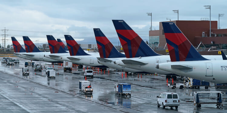 14,000 Air Traffic Controllers Work Without Pay as Partial Government Shutdown Drags On