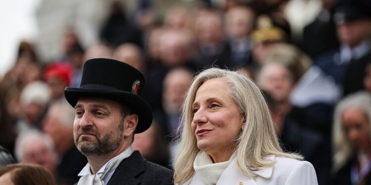 Democrats Stage a Resistance Sideshow to Snub State of the Union - Liberty Nation News