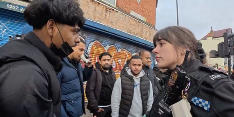 Finally, a police officer has stood up to Islamic sectarian bigots