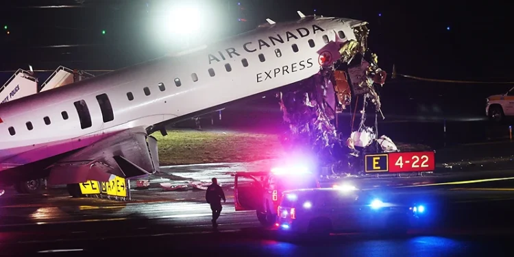 2 pilots dead and at least 41 hospitalized after Air Canada jet hits fire truck at LaGuardia – One America News Network