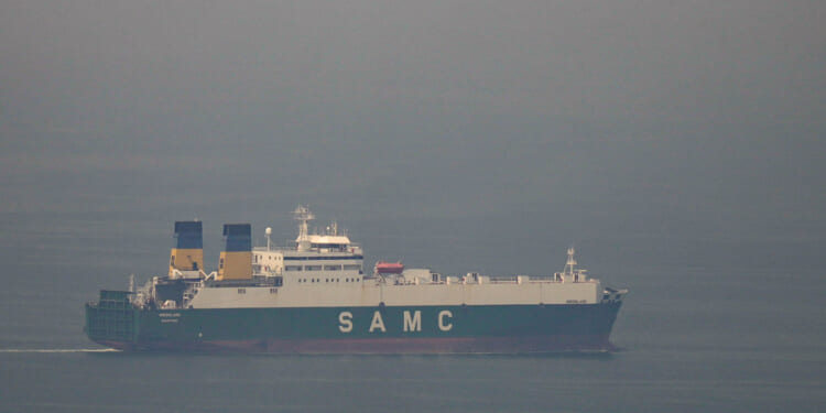 As Iran War Enters Week 3, Trump Calls On Oil-Dependent Countries to Help Clear Hormuz Strait