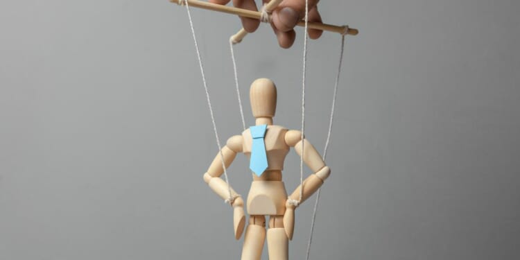 Cue the Iranian “Regime Change” Puppet