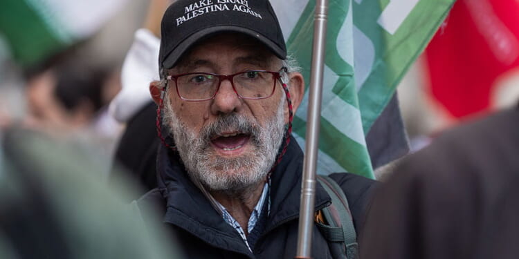 Democrats Decline to Condemn Protesters Who Back Iran