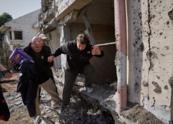 Iran, Hezbollah Ramp Up Attacks on Israel, Gulf States as Trump Suggests War Could End 'Soon'