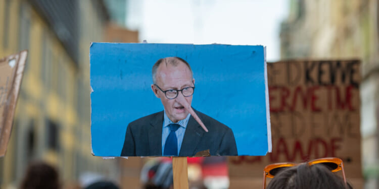 Is it a crime to mock politicians in Germany?