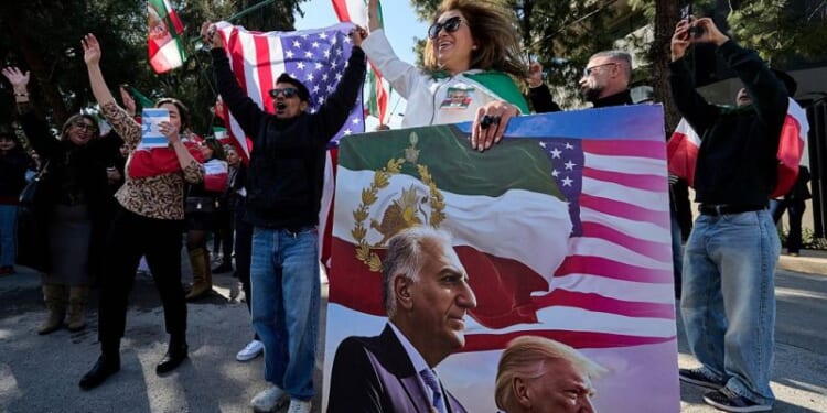 Reporter defies orders, covers counter protesters thanking Trump after Iran strikes – One America News Network