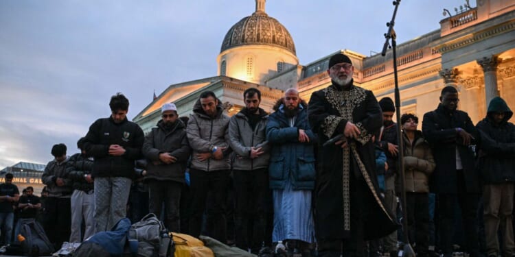 The Islamist roots of these mass prayer rituals