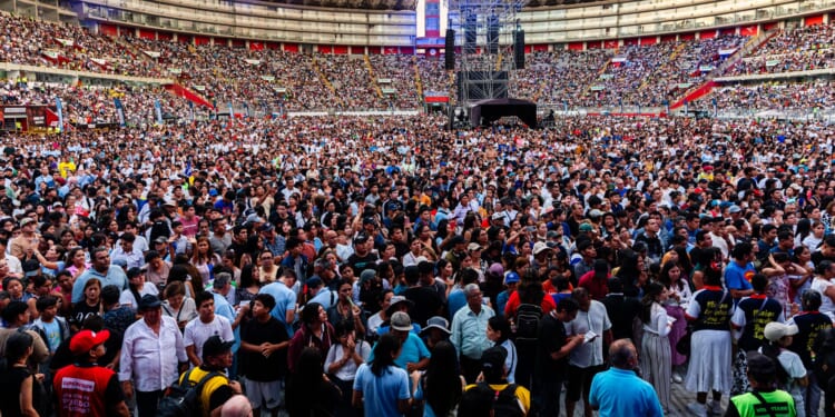Thousands Turn to Christ as Massive Franklin Graham Event Reaches 90,000