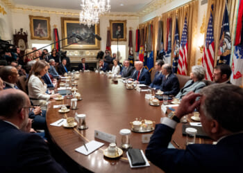 Trump Extends Deadline for Attacks on Iran's Energy Sector by Ten Days; Regime to Draft 12-Year-Olds