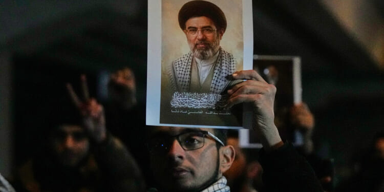 Trump: Open to Regime Change, Special Forces in Iran; CBN Crew Takes Cover During Israel Report