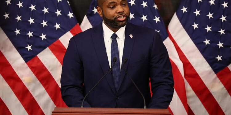 Byron Donalds’ Florida gubernatorial campaign raises record $22.2M in first quarter – One America News Network