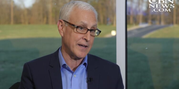 Cold-Case Investigator Turns to Science to Disprove Christ's Resurrection, Gets Shocked by the Evidence