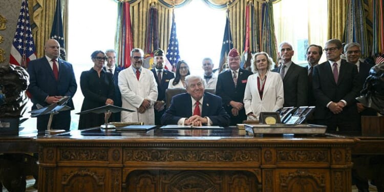 DOJ reclassifies state-licensed medical marijuana to Schedule III – One America News Network