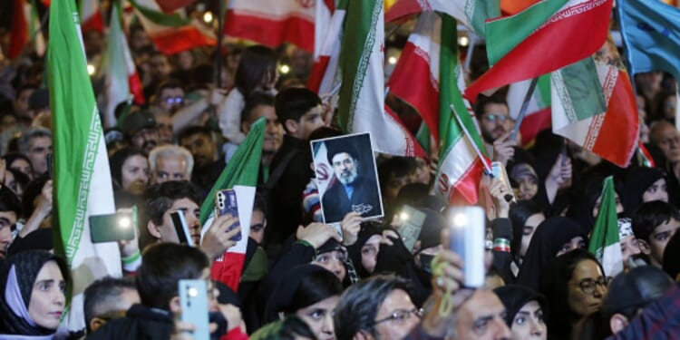 A crowd of Iranian protesters gather in Tehran on April 25, 2026.
