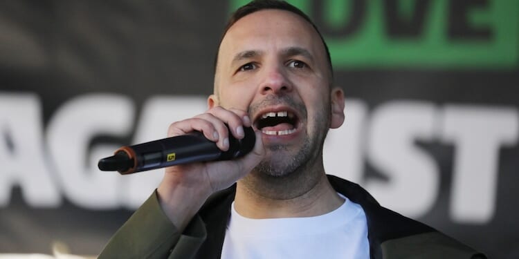 How the Jewish Community Can Fight Tokenism Without Self-Destructing – Commentary Magazine