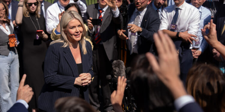 Leavitt Says No Deadline on US Action, Claims Iran Regime Under Severe Economic Pressure for Deal