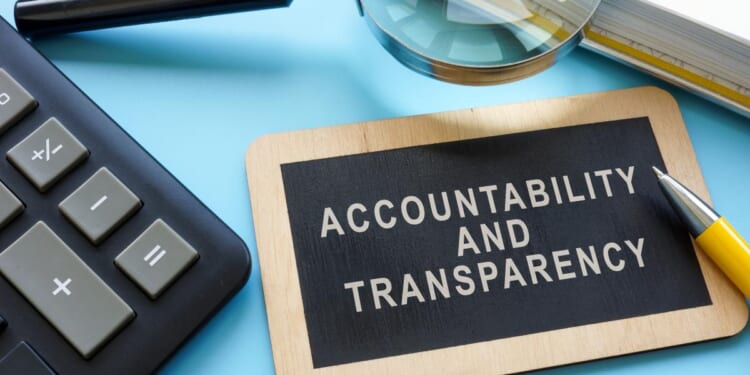Transparent Monetary Policy and Economic Stability