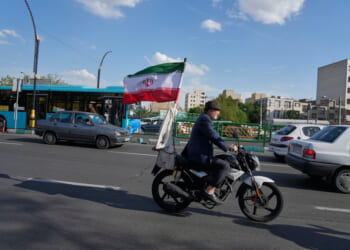 Trump Extends Ceasefire as Iran Hardliners Hold Parades; Israel Celebrates 78th Independence Day
