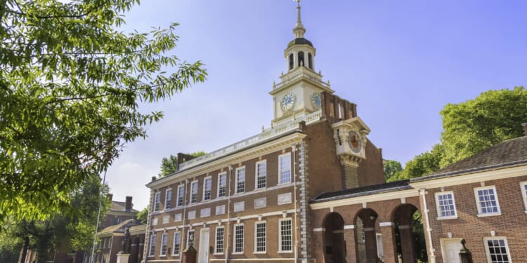 Who Owns American History? - The American Mind