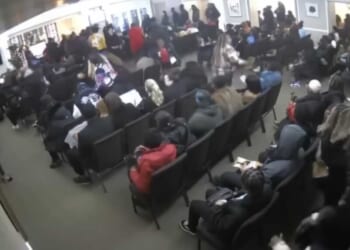 ‘I Began to Pray’: Pastor Talks Down Crazed Man Who Points Gun Directly at Him, Leads 10 to Christ