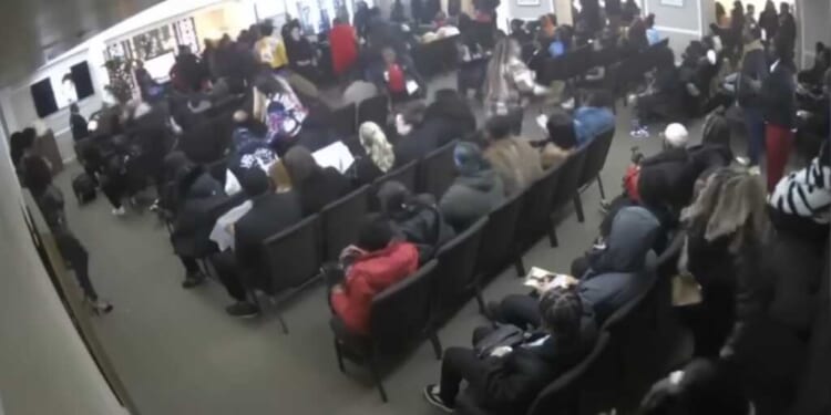 ‘I Began to Pray’: Pastor Talks Down Crazed Man Who Points Gun Directly at Him, Leads 10 to Christ